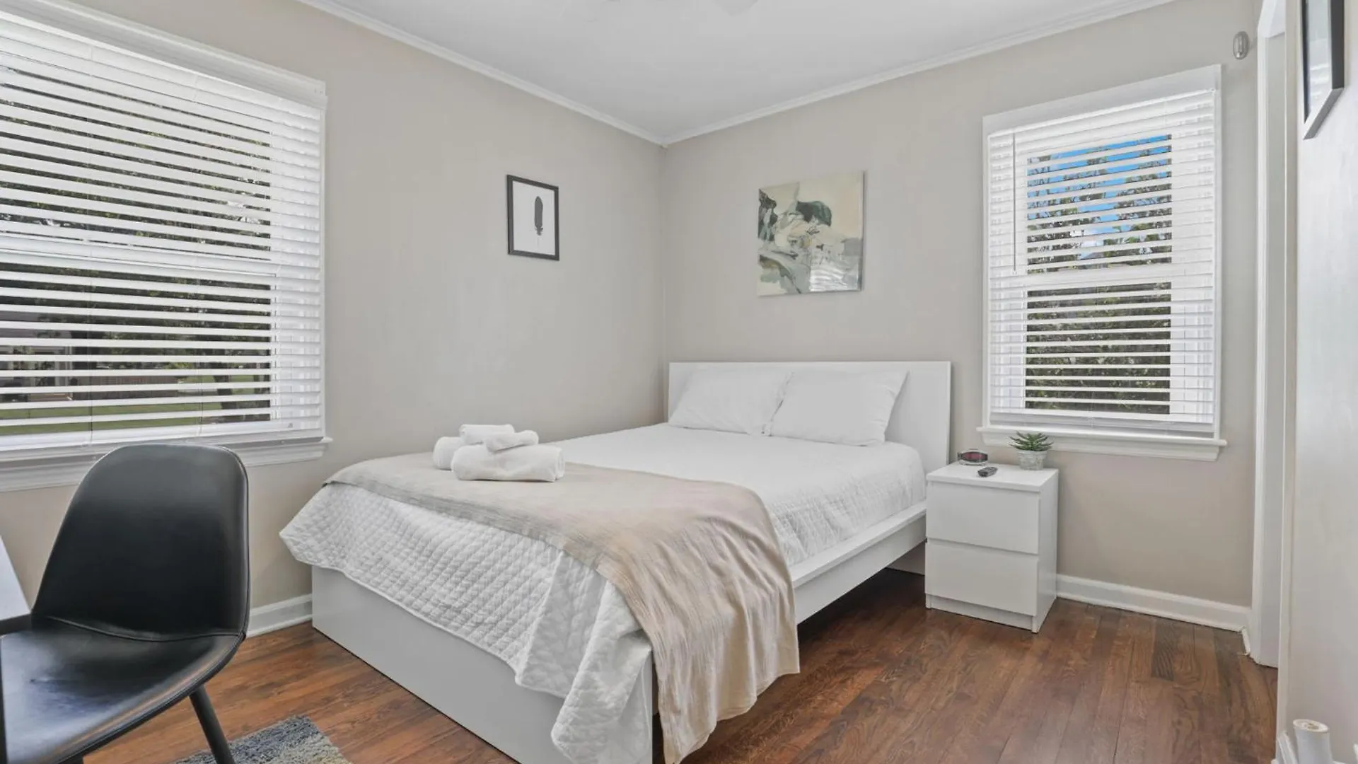 Housepitality- The Bungalow -2 Br Columbus Holiday home